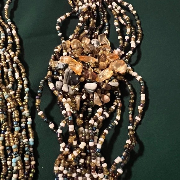 Bead necklace and bracelet set - Picture 2 of 3